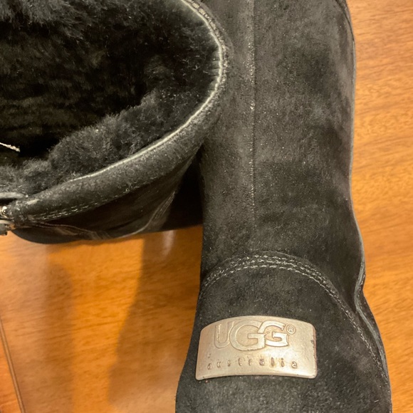 Classic short blk UGG boots sz 6 - Picture 4 of 6